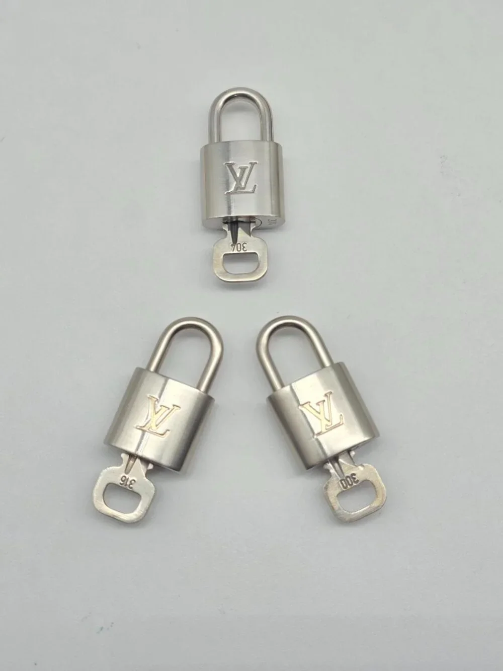 Authentic 1 Louis Vuitton Silver Padlock Lock & 1 Key LV Bag Luggage Accessory